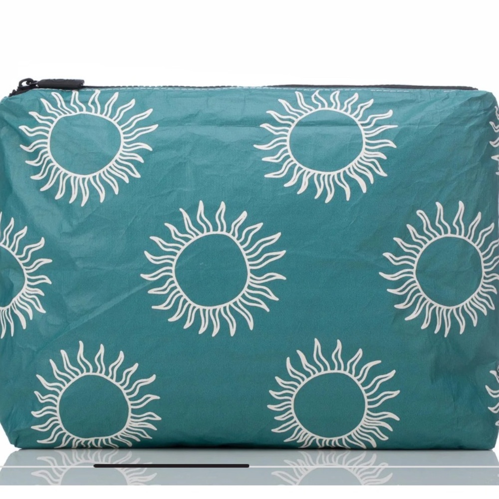 ☀️Aloha Collection MID Pouch☀️